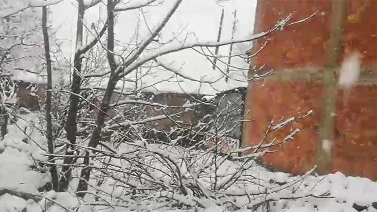 Lapa lapa kar yağdı! Burası ne Erzurum ne de Kars... Güneşin başkentinde mart ayında 'beyaz' sürpriz