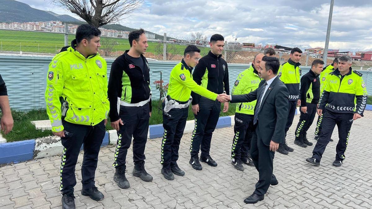 Kaymakam Erciyas’dan görev yapan polis ve jandarmalara bayram ziyareti