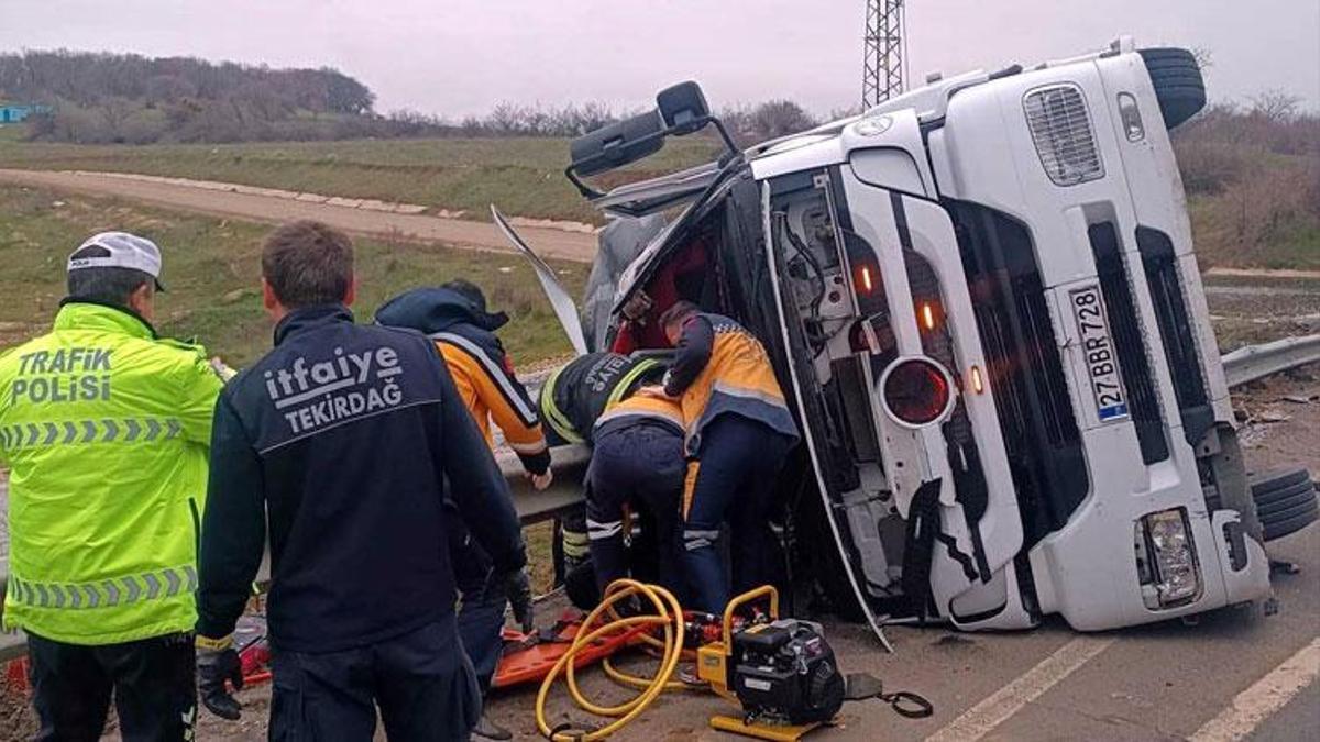 Malkara'da devrilen tankerin sürücüsü yaşamını yitirdi