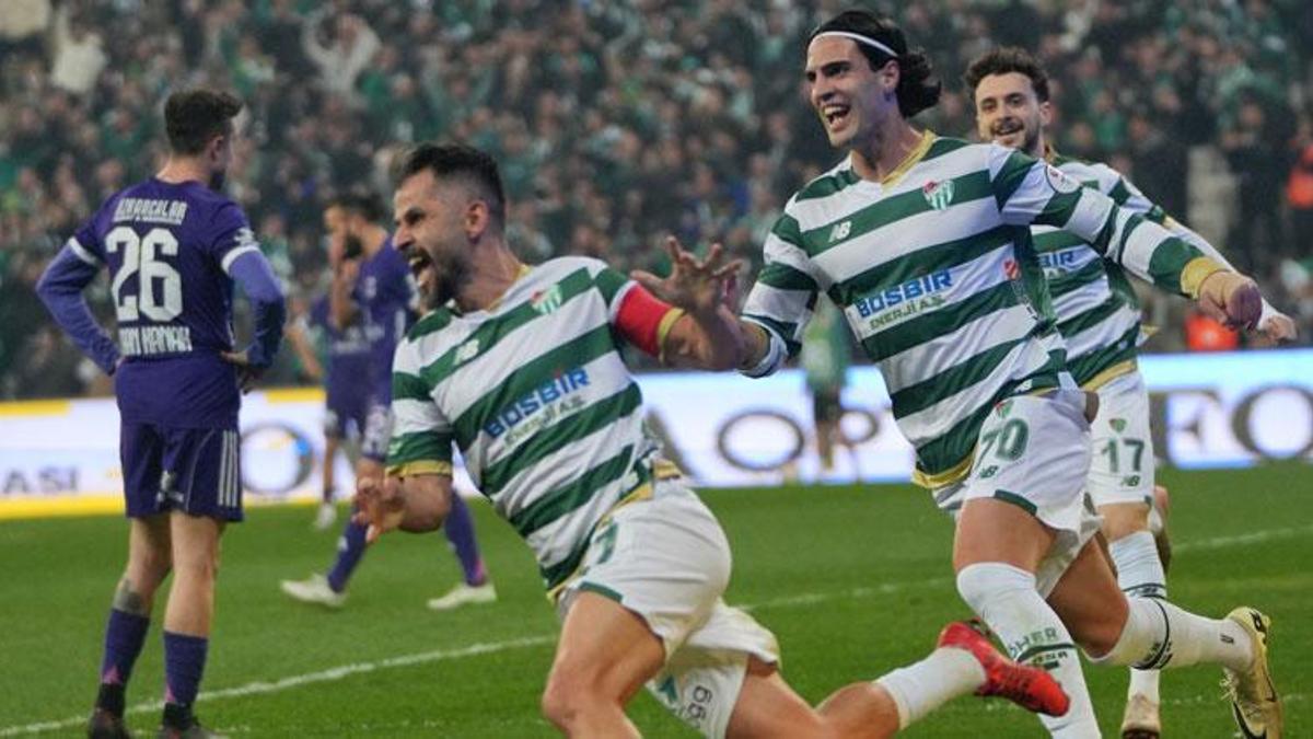 Bursaspor-Gebzespor maçında galibiyeti getiren goller 5 dakikada geldi