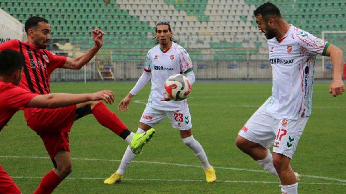 Denizli İdmanyurdu-Karşıyaka maçında 3 puan 5 golle geldi