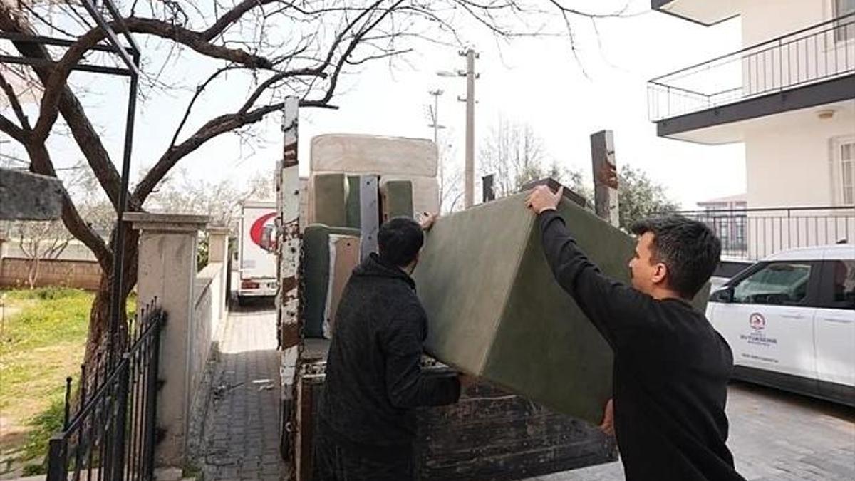 Denizli'de 10 bin TL'lik yardım başladı: Yüzler gülüyor, başvurular başladı