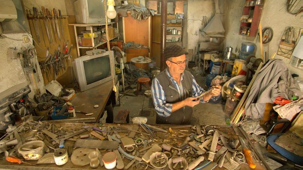 Balıkesir'de 5 kuşaktır yanan ateş sönmek üzere! Kadim sanatın son temsilcisi sitem etti