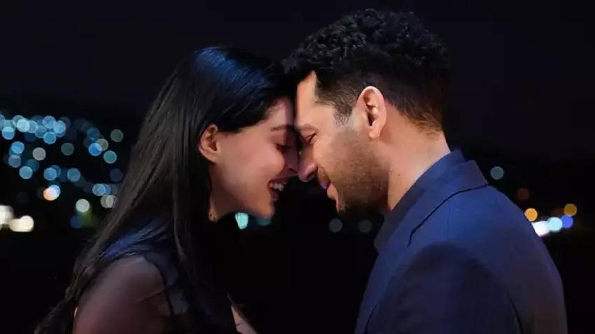 Güller ve dudaklar şimdi! Zeynep için otelini kapattı