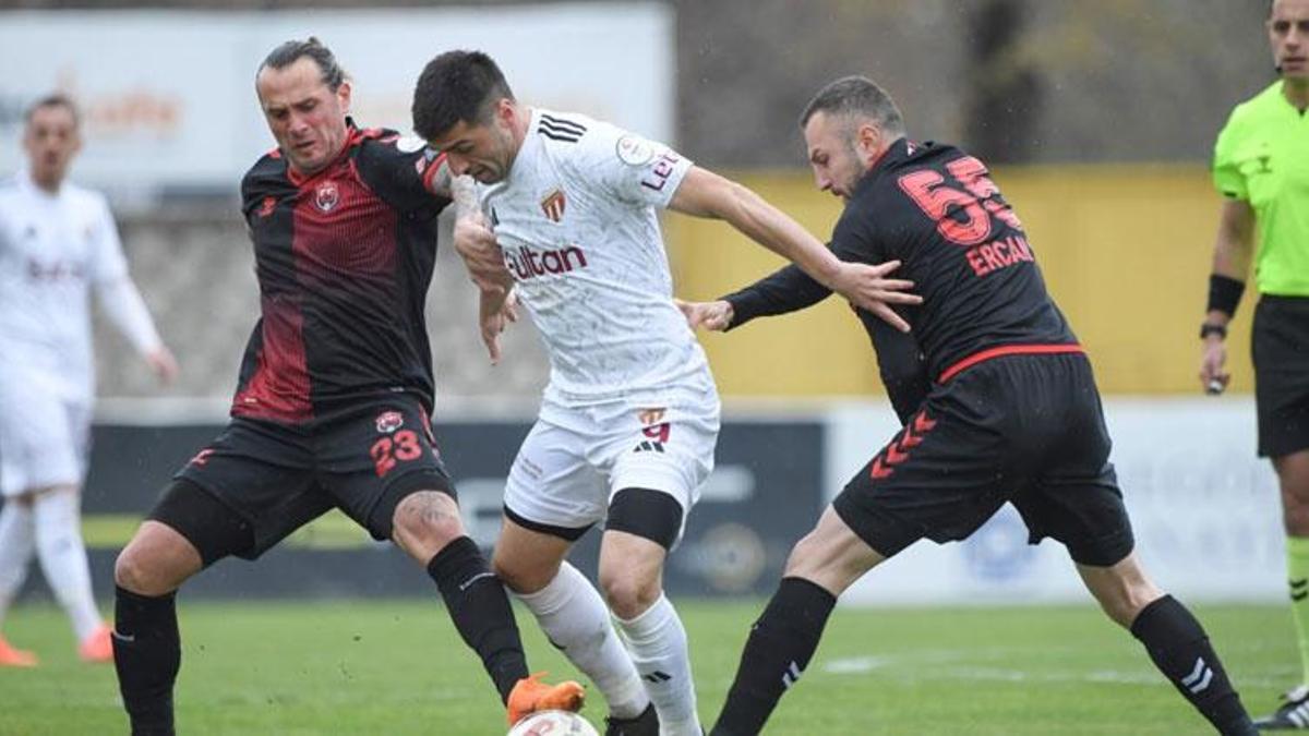 İnegölspor sahasında 24 Erzincanspor'a farklı mağlup oldu