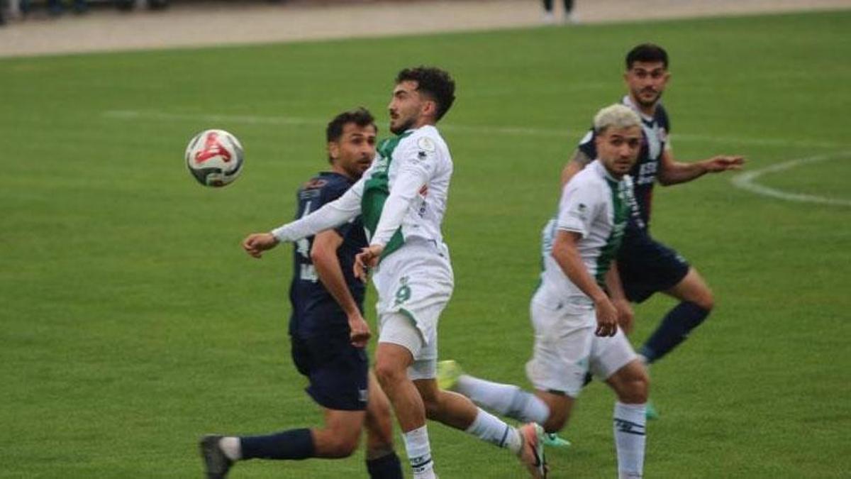 Bursaspor deplasmanda Fethiyespor ile puanları paylaştı