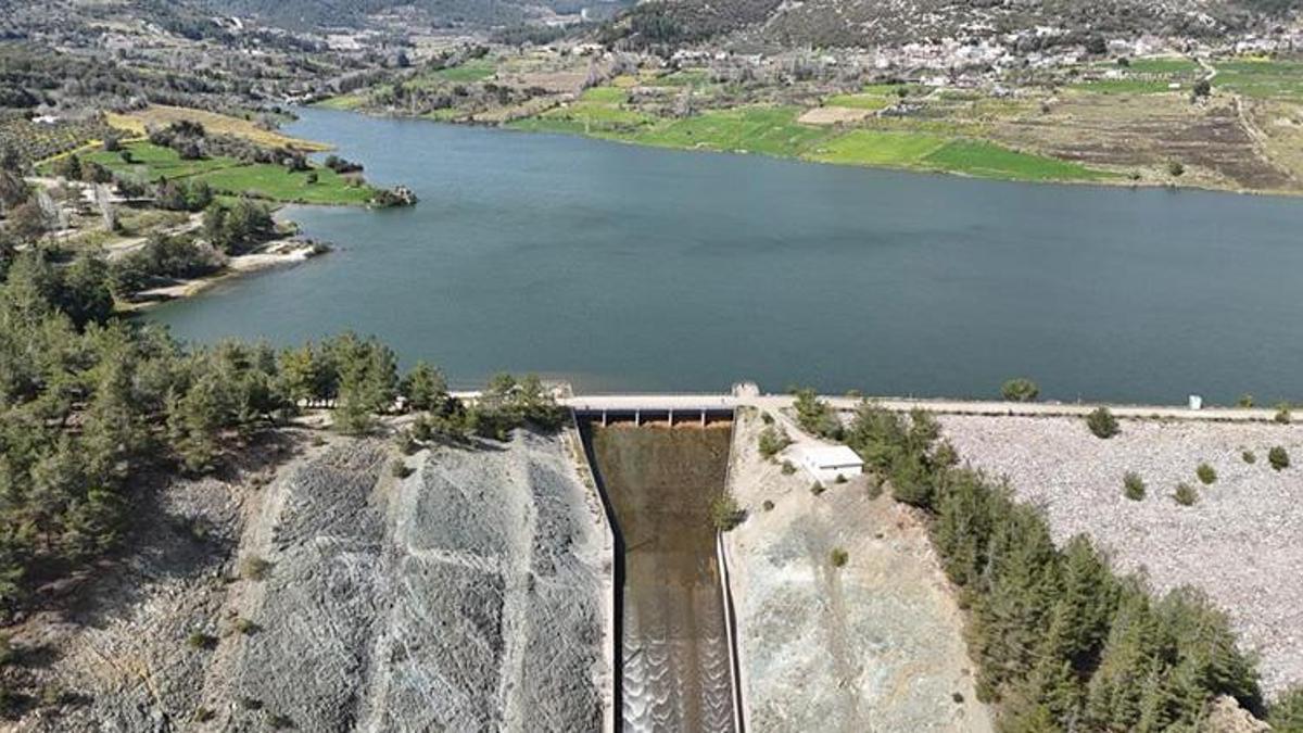 Bir kente daha bereket yağdı! Geçen yıl tamamen kuruyan baraj yüzde 100 doldu
