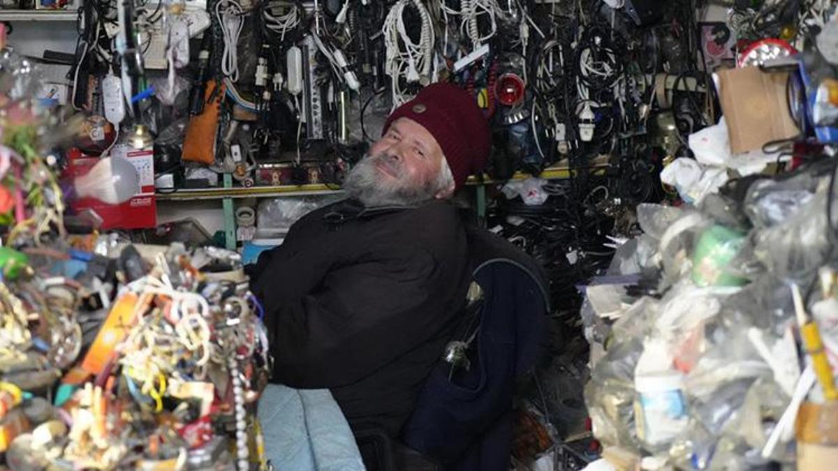 Tamir için getirdiler, 25 yıldır almadılar: Veysel usta unutulan eşyalarla müze kurdu