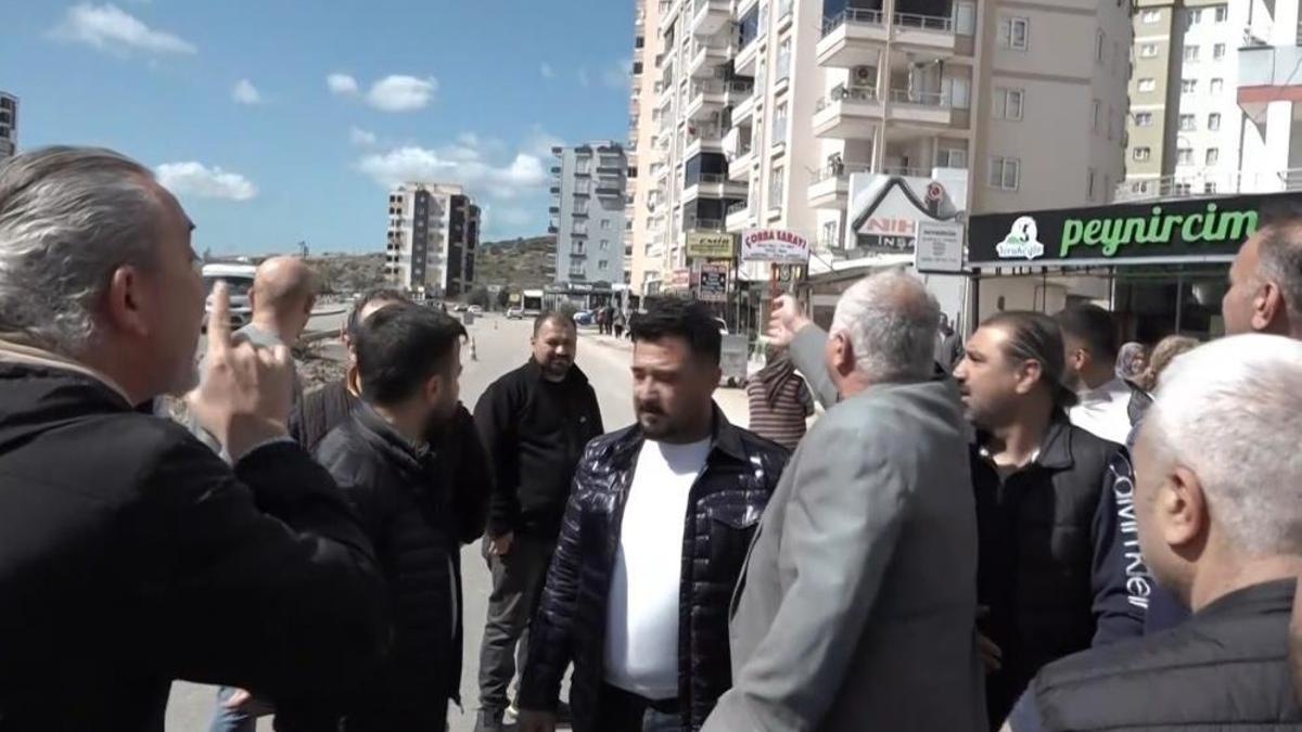 Adana'da kavşak düzenlemesine vatandaşlardan tepki