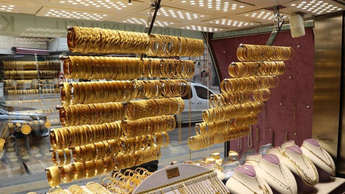Yastık altında 5 ton yakın altın bulunuyor! Uzmandan dikkat çeken tavsiye