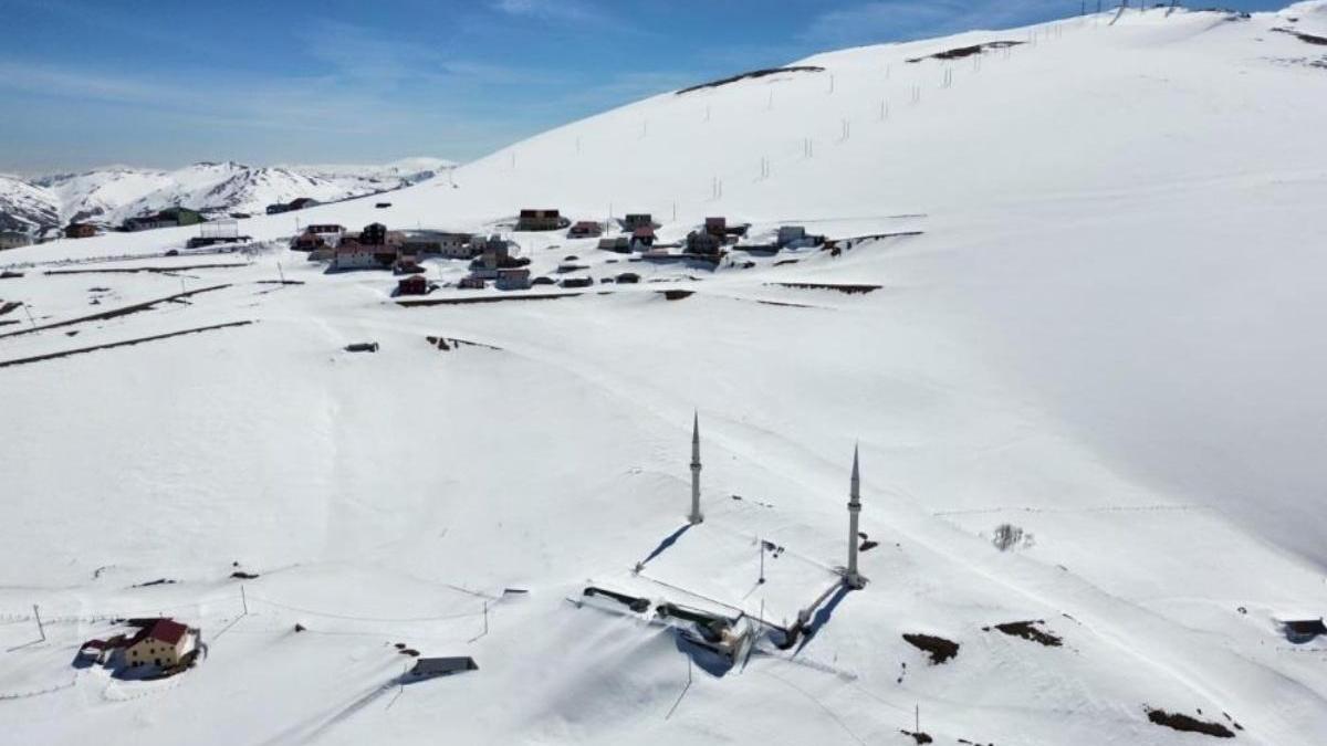 Trabzon'daki açık hava cami görenlerin ilgisini çekiyor!