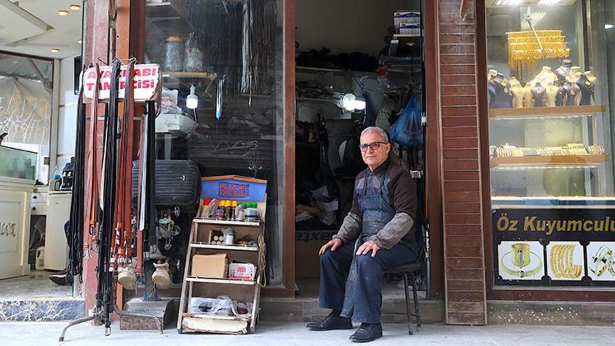 Hatay'ın yaşayan efsanesi! 44 yıldır aynı dükkanda iş başında: 3 çocuğunu burası sayesinde üniversite okuttu!