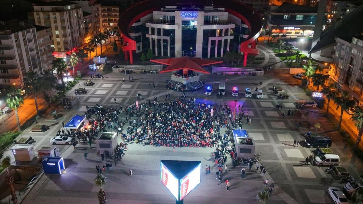 Canik’te dev ekranda milli maç coşkusu yaşandı
