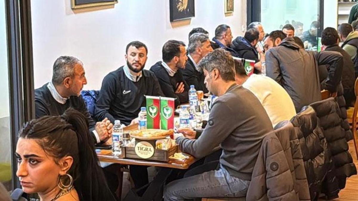 Amed Sportif Faaliyetler'den ligin bitimine 6 hafta kala şampiyonluk yemeği