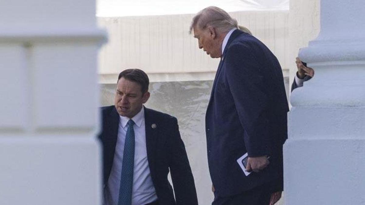 Donald Trump, Yüksek Mahkeme duruşmasına katılan görevdeki ilk başkan oldu