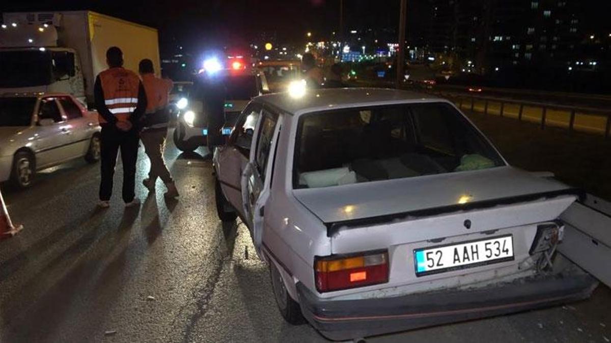 Kırıkkale'de tır ile otomobil çarpıştı 3 kişi yaralandı