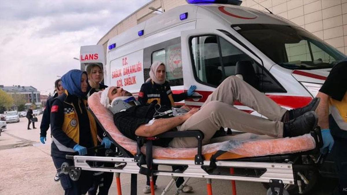 İnegöl'de İş yerine sopalarla girip ortalığı savaş alanına çevirdiler: 4 yaralı