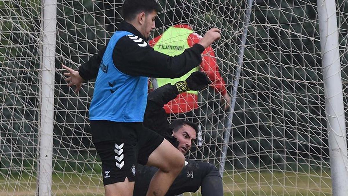Altay'da işler değişti! Kaleci ve forvet hattında alarm
