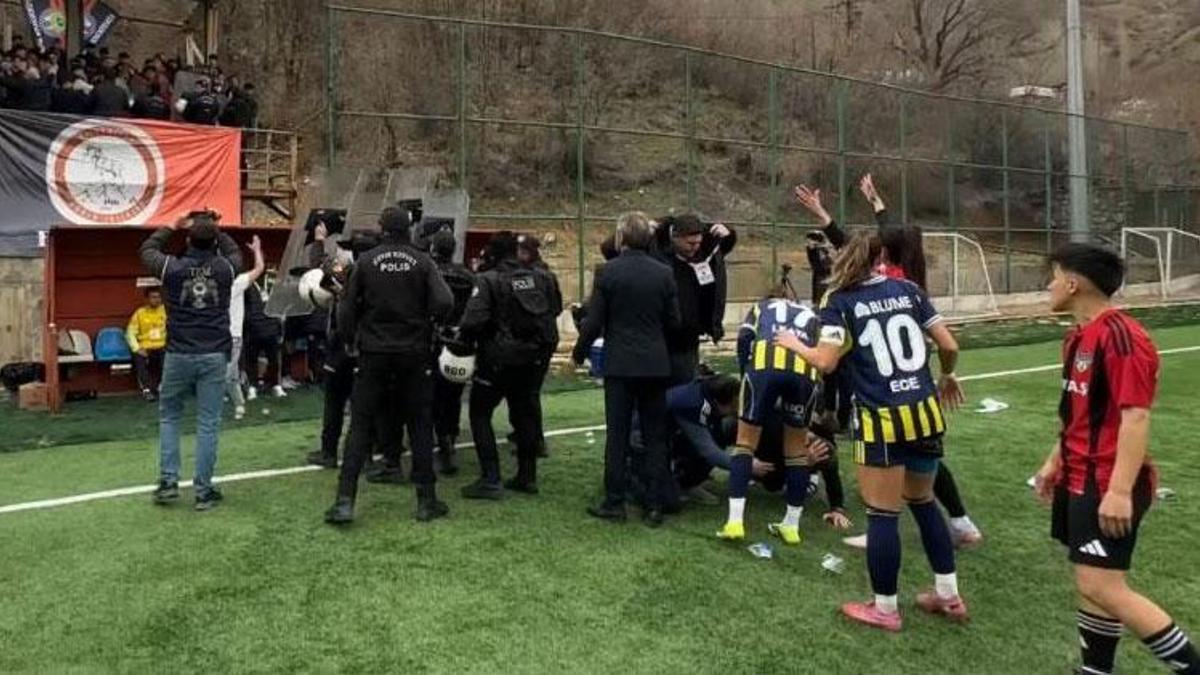Yüksekova Spor Kulübü - Fenerbahçe maçında gerginlik çıktı