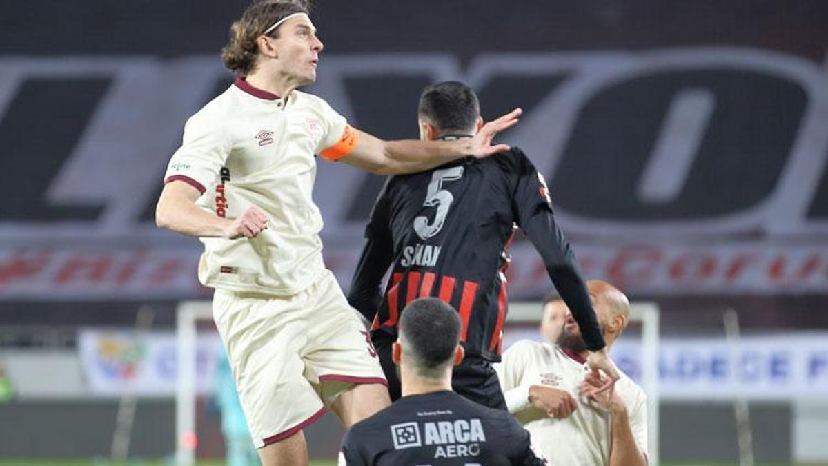 Çorum FK-Bandırmaspor maçında kritik 3 puan tek golle geldi