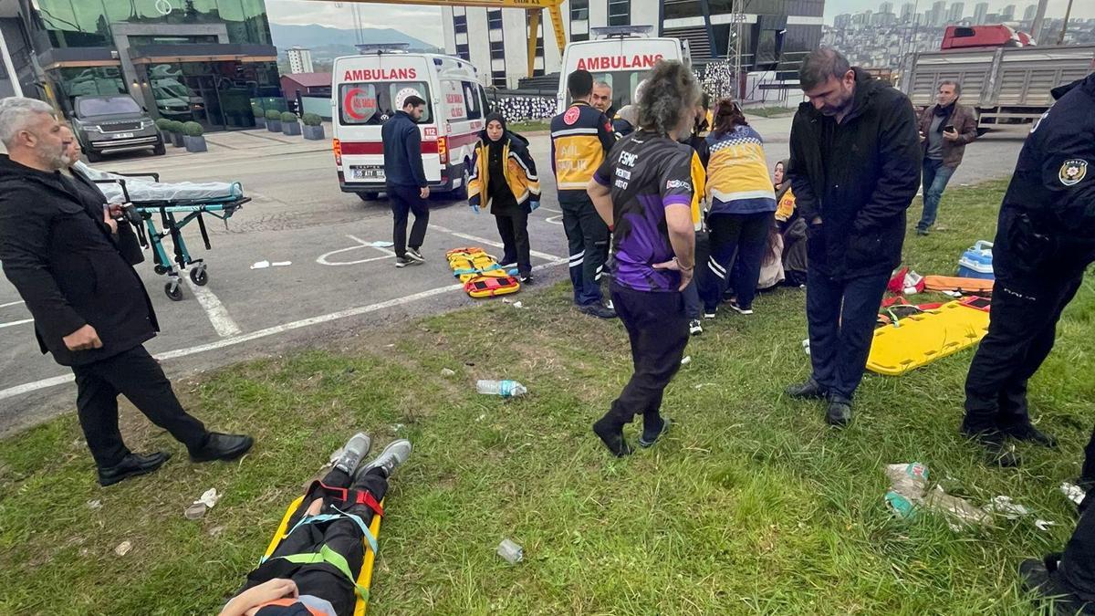 Otobüs kazasında kopan kol, 11 saatlik ameliyatla dikildi