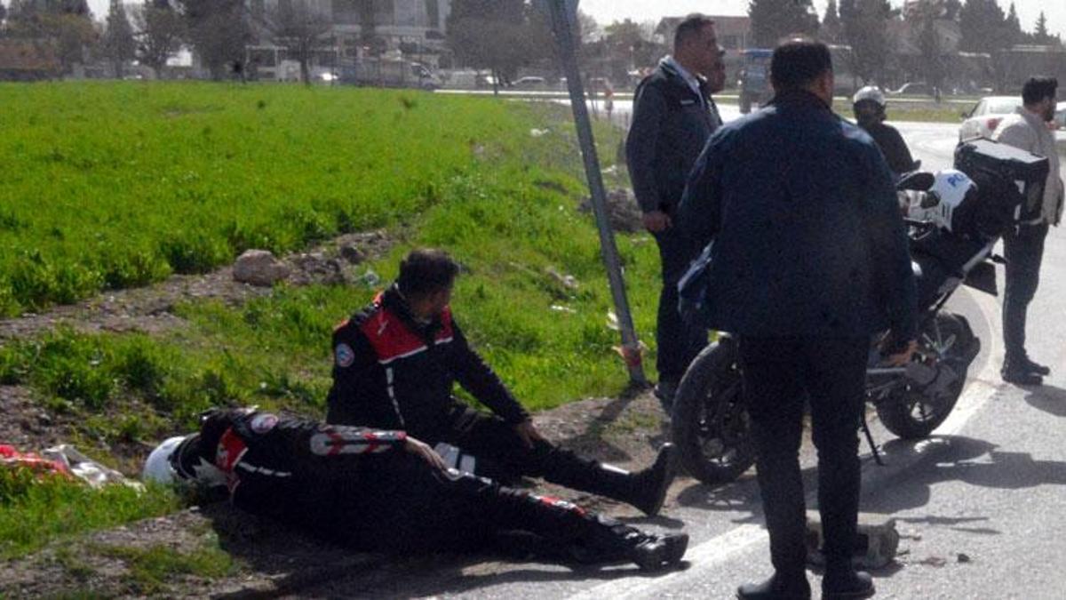 Kahramanmaraş’ta babasından izinsiz aldığı otomobille polislere çarptı
