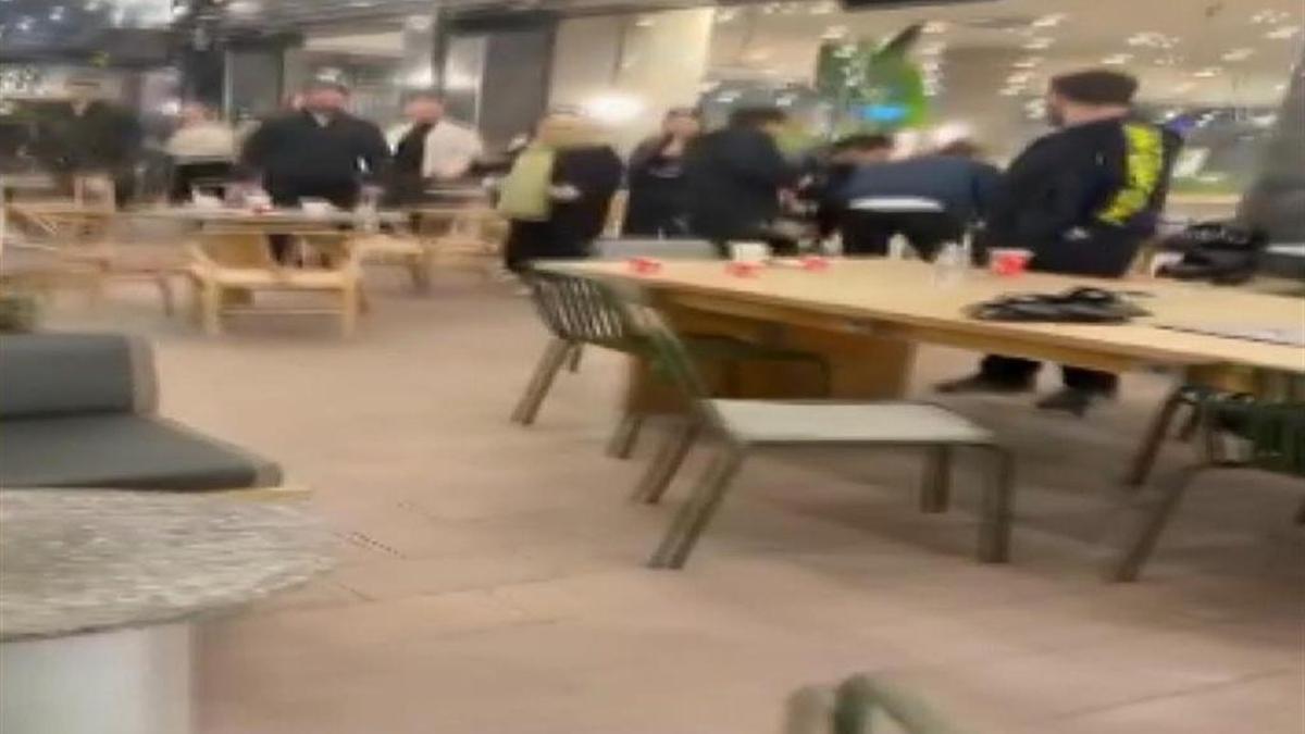Başakşehir'de cafeye silahlı saldırı: 1 yaralı