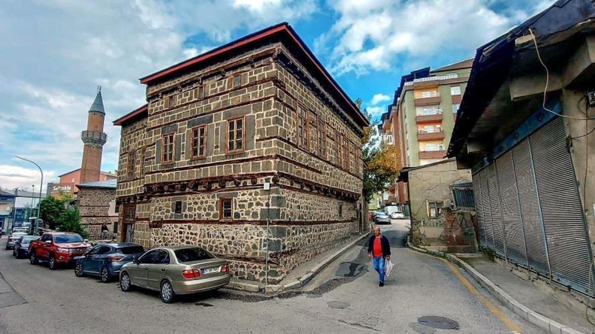 Erzurum'da sonuç verdi: Asırlık evlerde tespit edildi