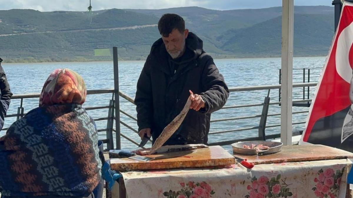 Bursa'da su çok olunca yakalanamayan turna sezonu pahalı açıldı