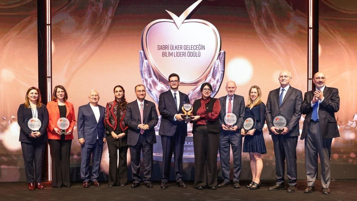 Geleceğin Bilim Lideri ödülü Şili’den San Martin’in oldu