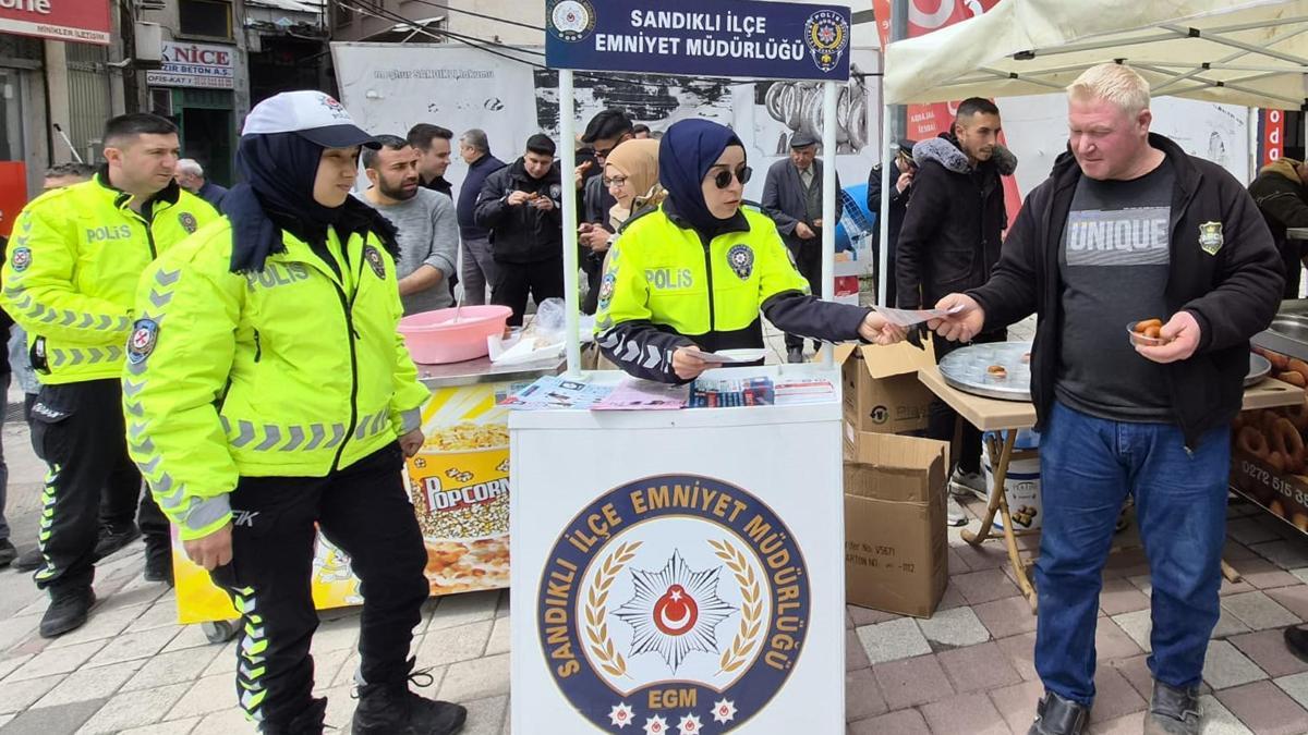 Polislerden şehit meslektaşları için lokma