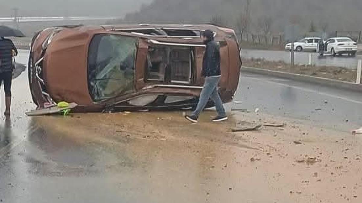 Bingöl’de takla atan otomobilin sürücüsü yaralandı