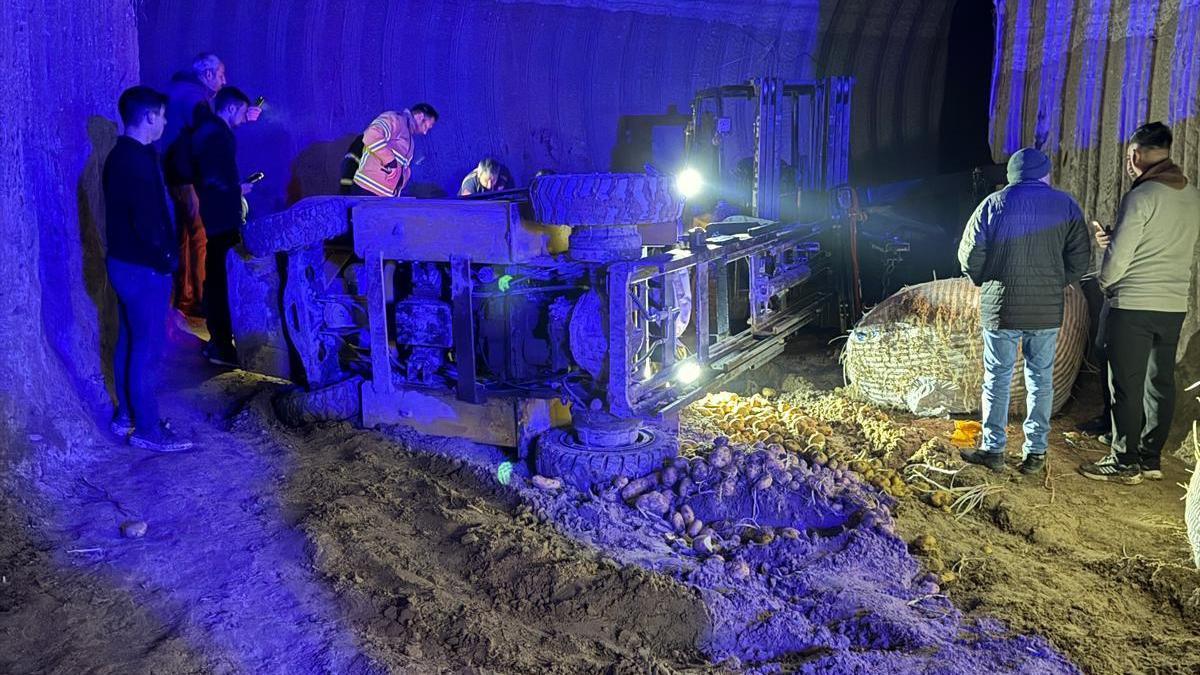 Patates deposunda devrilen forkliftin operatörü öldü