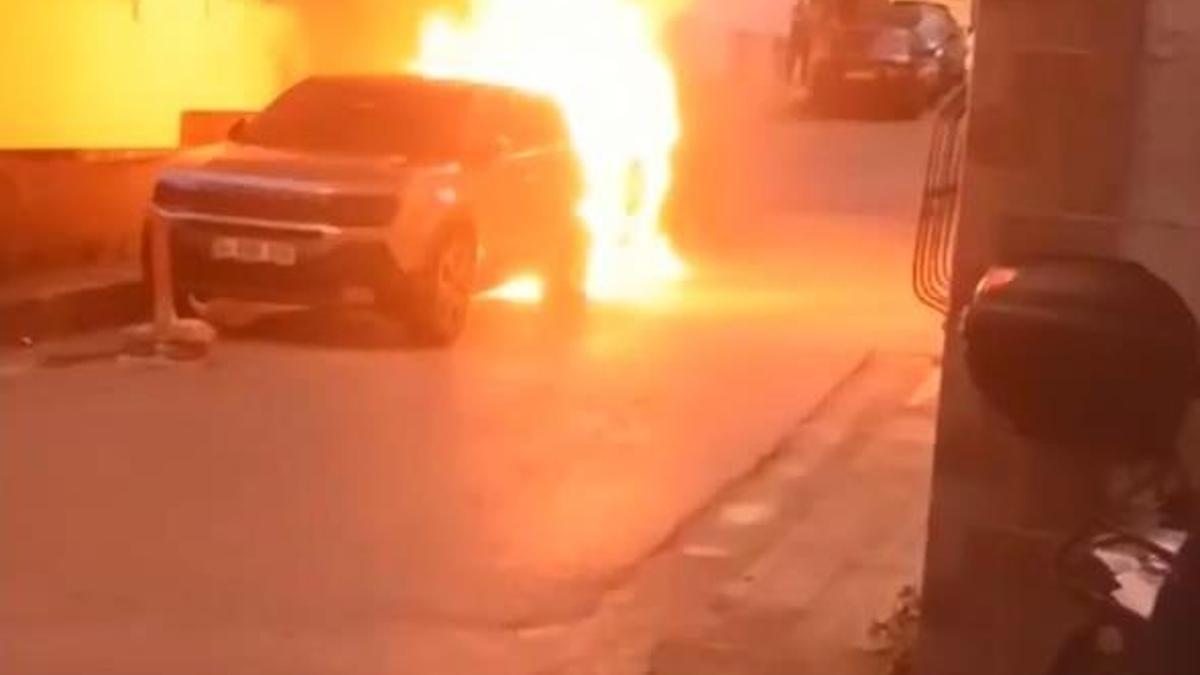 Beyoğlu’nda 2 gün önce park edilen araç alev alev yandı: Kimseyle husumetim yok