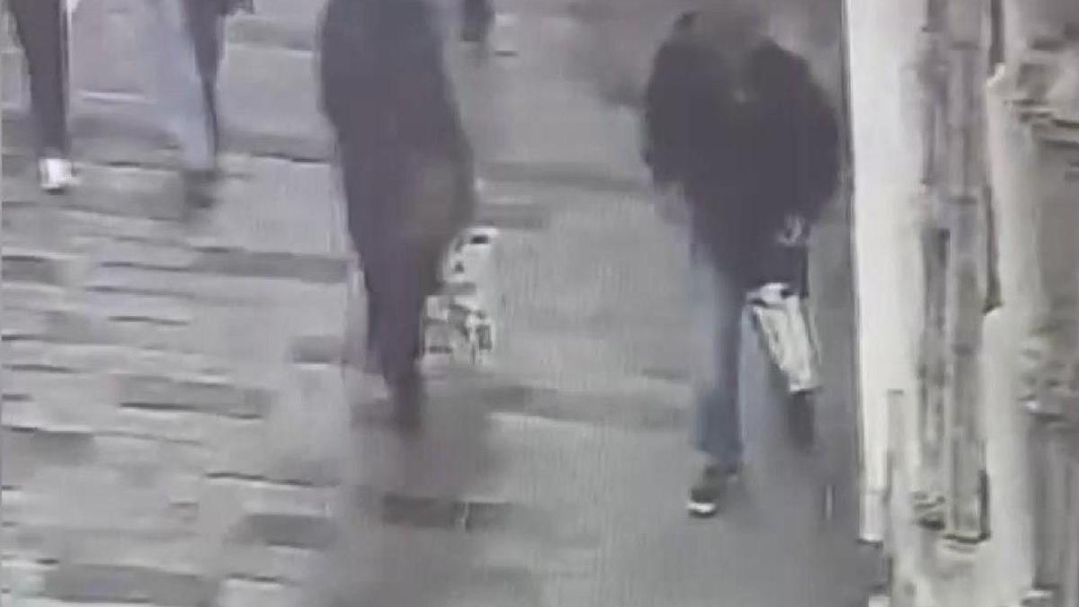 Beyoğlu’nda kaldırımda unutulan bez çantayı çalan şüpheli tutuklandı
