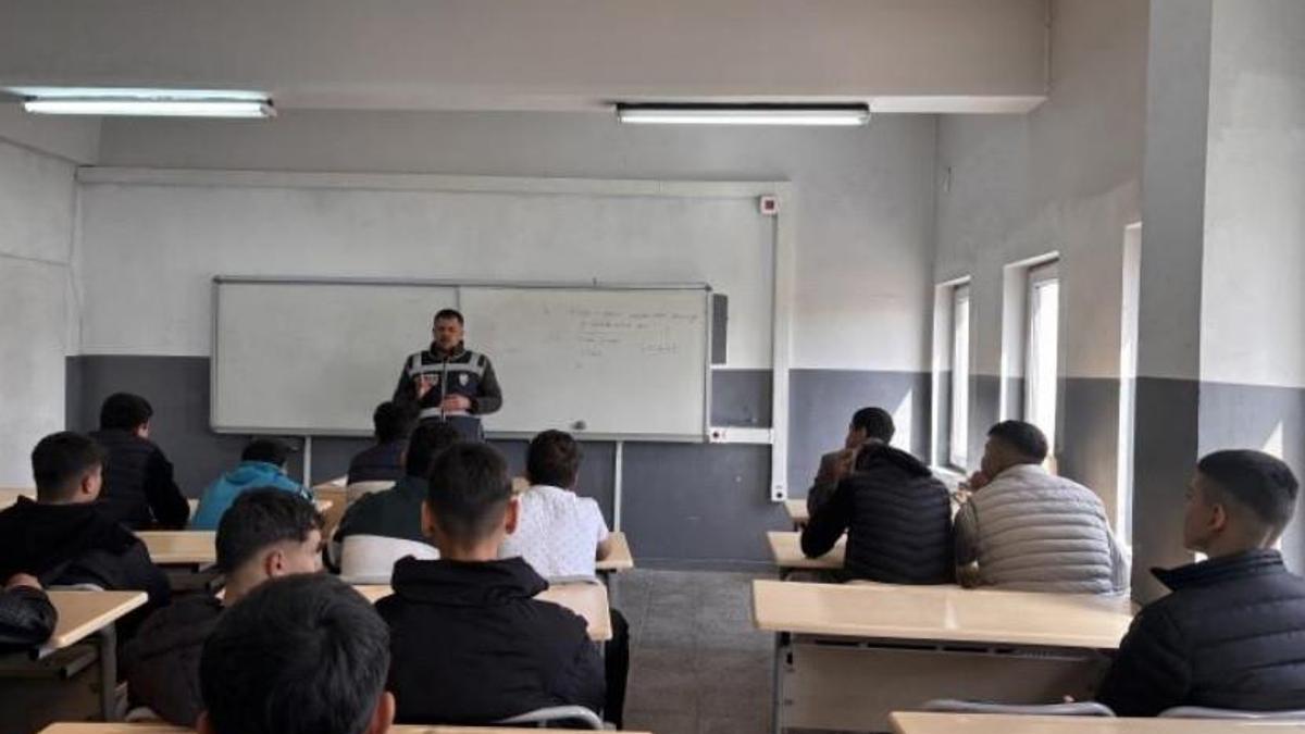 Öğrencilere güvenli teknoloji eğitimi