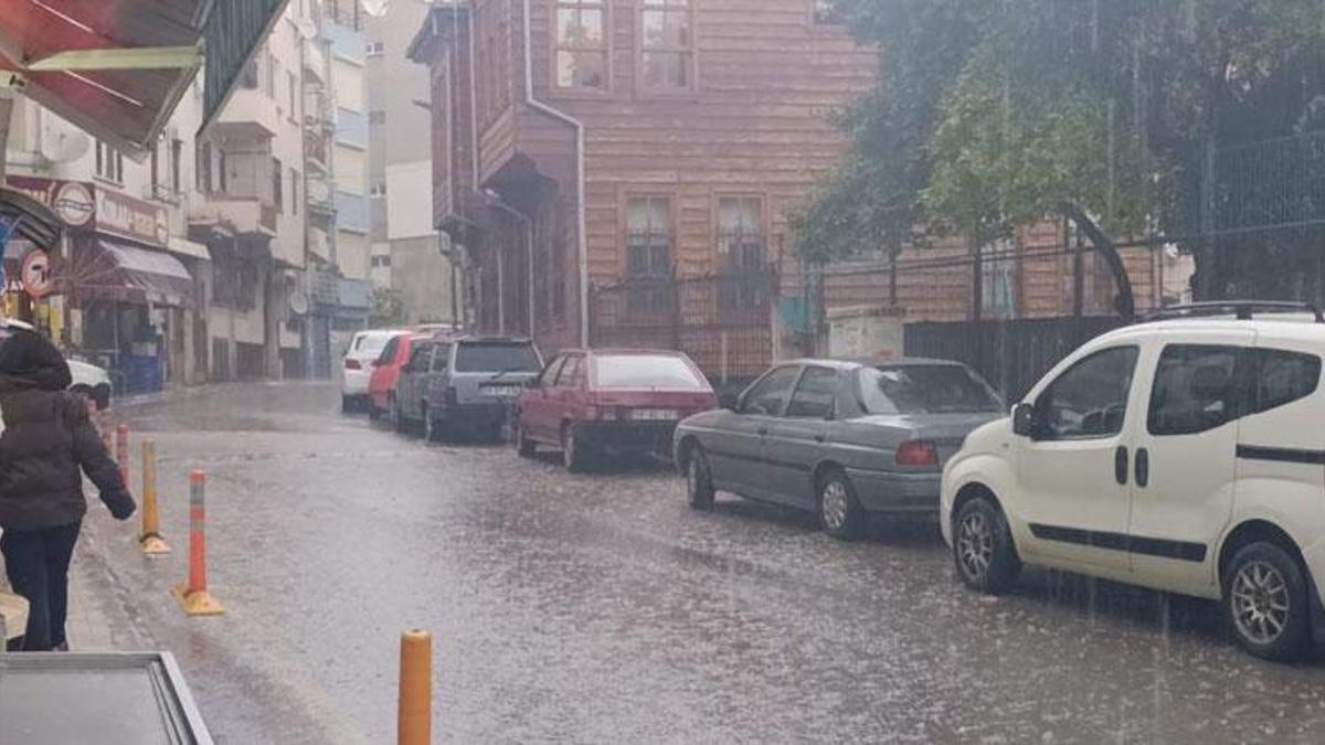 Meteoroloji uyarısından sonra Tekirdağ’da sağanak yağış etkili oldu