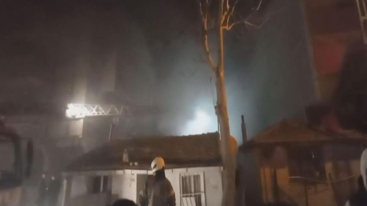 Silivri'yi alevler aydınlattı: Her yeri sardı