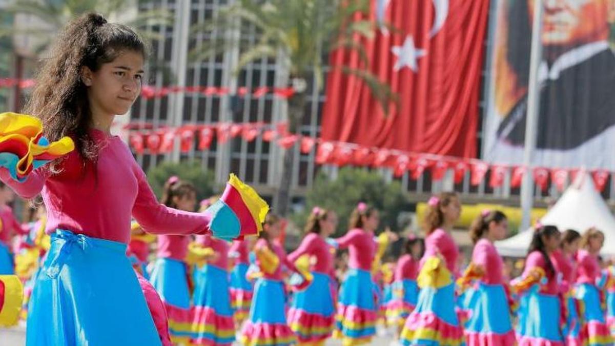 23 NİSAN OKULLAR TATİL Mİ? 23 Nisan kutlamaları iptal edildi! 24 Nisan tatil mi? Resmi kurumlar kapalı mı?