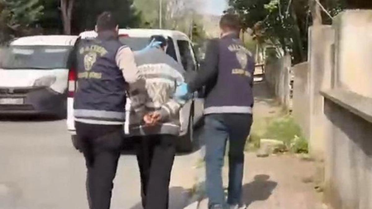 Maltepe'de 3 eve eş zamanlı baskın! 4 şüpheli yakalandı