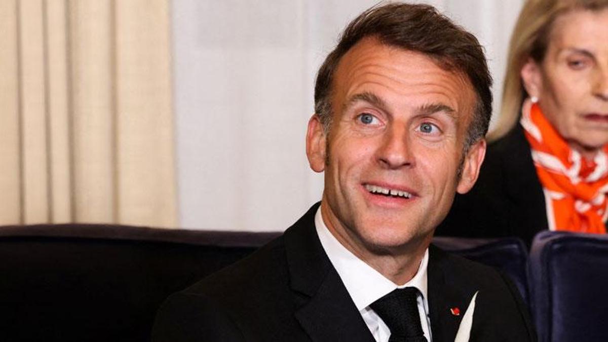 Macron'dan Yunanistan'a: Egemenliğinize meydan okunursa burada olacağız