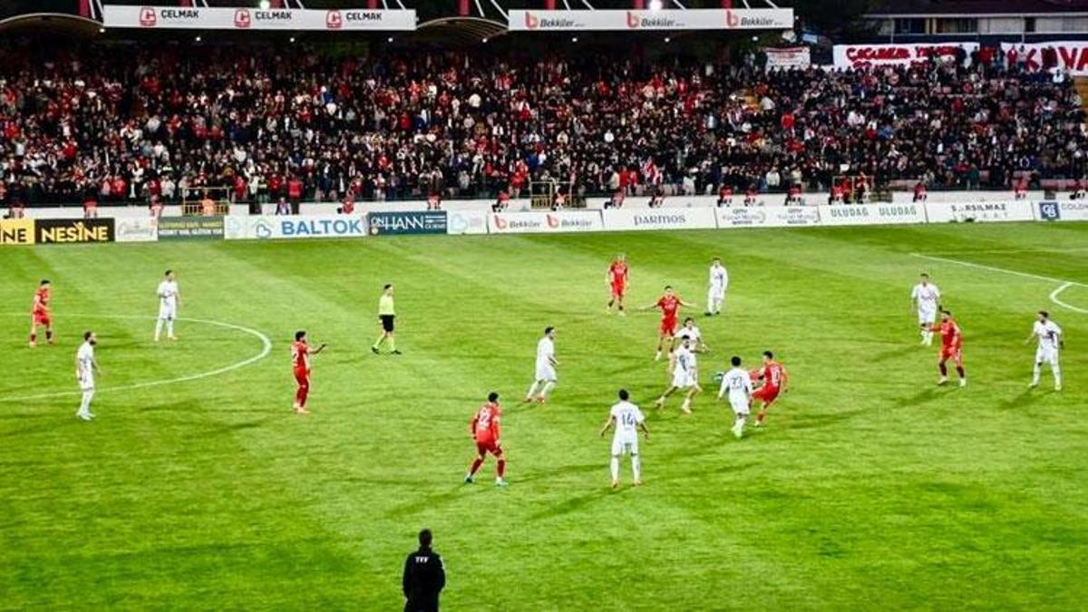 3. Lig play-of 1. Tur ilk maçında Balıkesirspor, Eskişehirspor'u 2 golle geçti