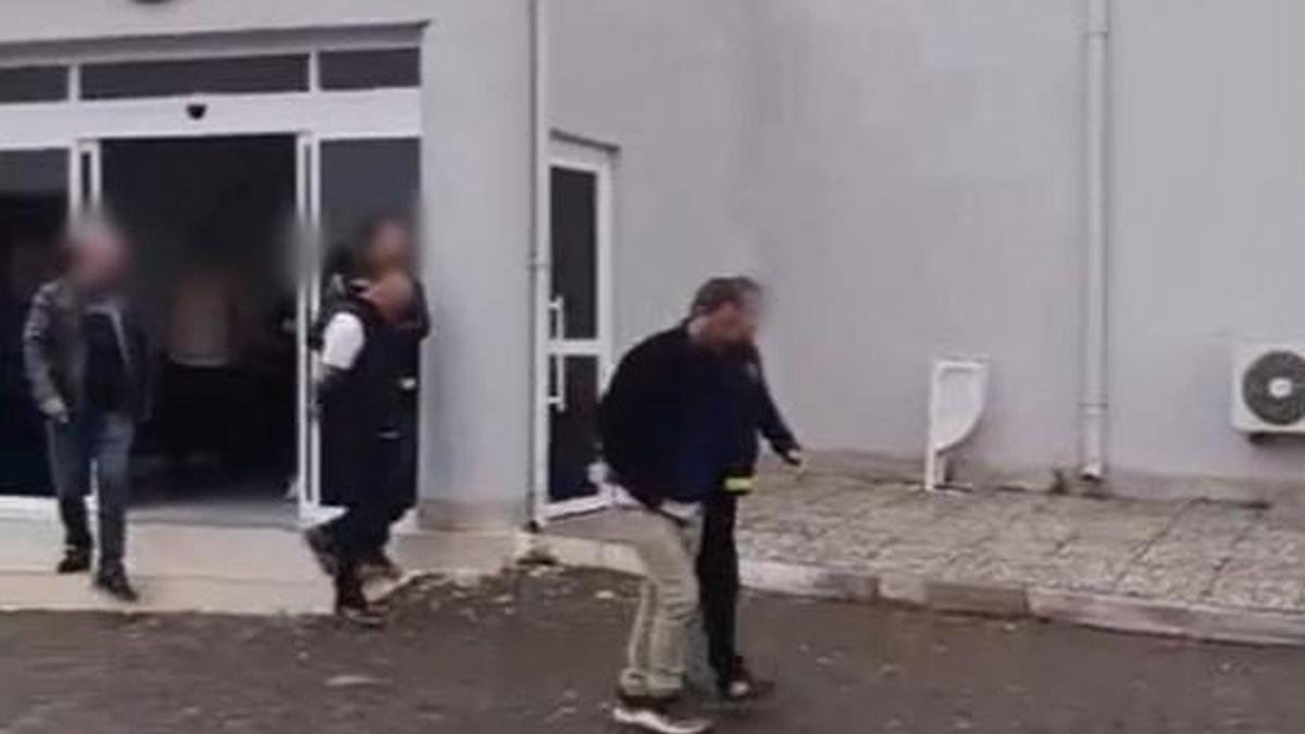 Bursa'da hırsızlık şüphelilerine operasyon; 2 tutuklama