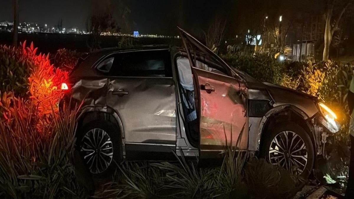 İstanbul'da araç parka savruldu: 1 yaralı
