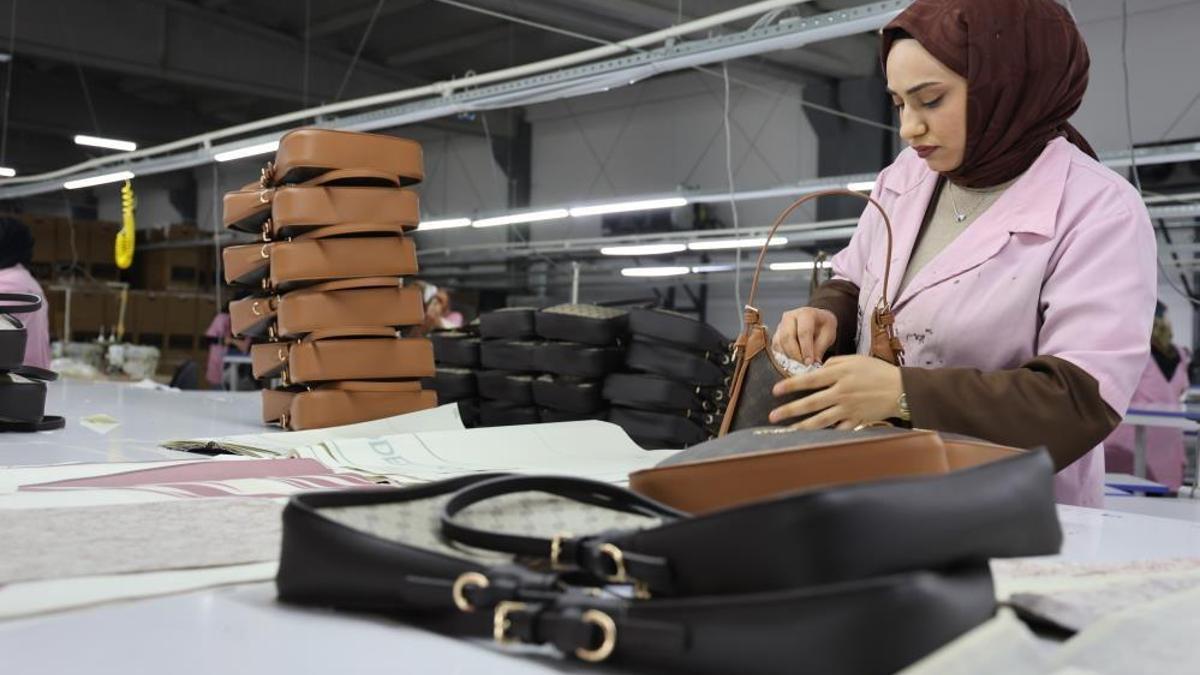 Dünyaya çanta bu ilimizden gidiyor! Türkiye'nin en büyüğü oldu, kente gelir kaynağı yarattı