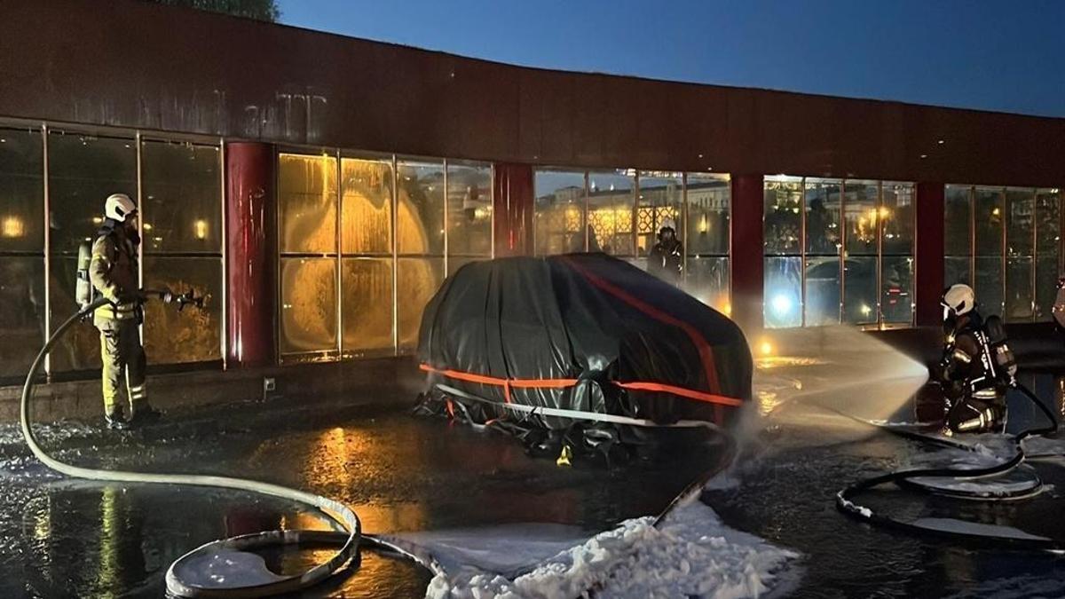 Şişli'de otopark yangını! 34 katlı plazanın altından alevler yükseldi!