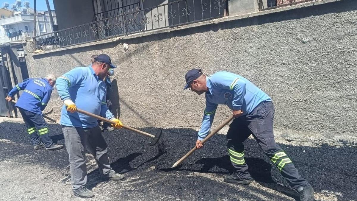Akdeniz’de sokaklar ve bahçe yolları yenileniyor
