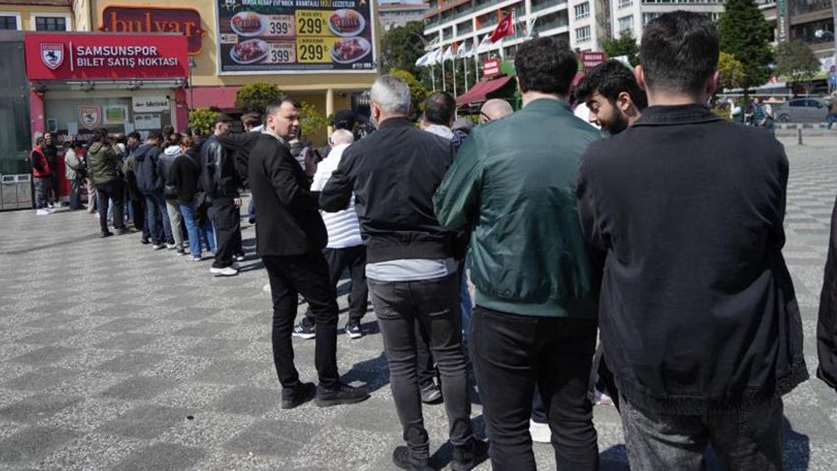 Samsun'da Galatasaraylılar biletlere hücum etti