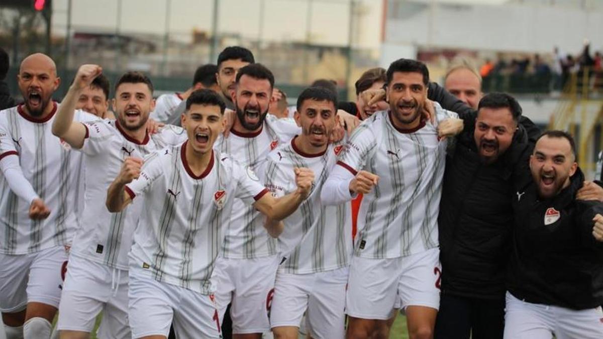 Adana 01 FK'nın gözü yaşlı! Elazığspor'da 13 milyon lirayı geçti