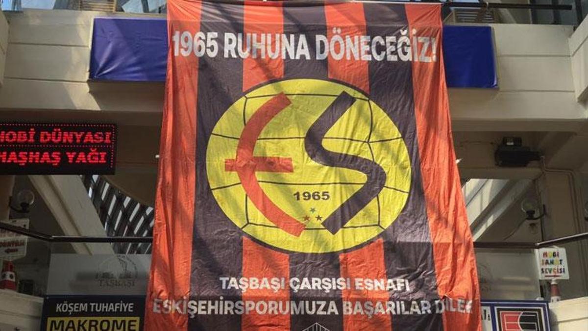Taşbaşı Çarşısı esnafından Eskişehirspor'a bayraklarla destek